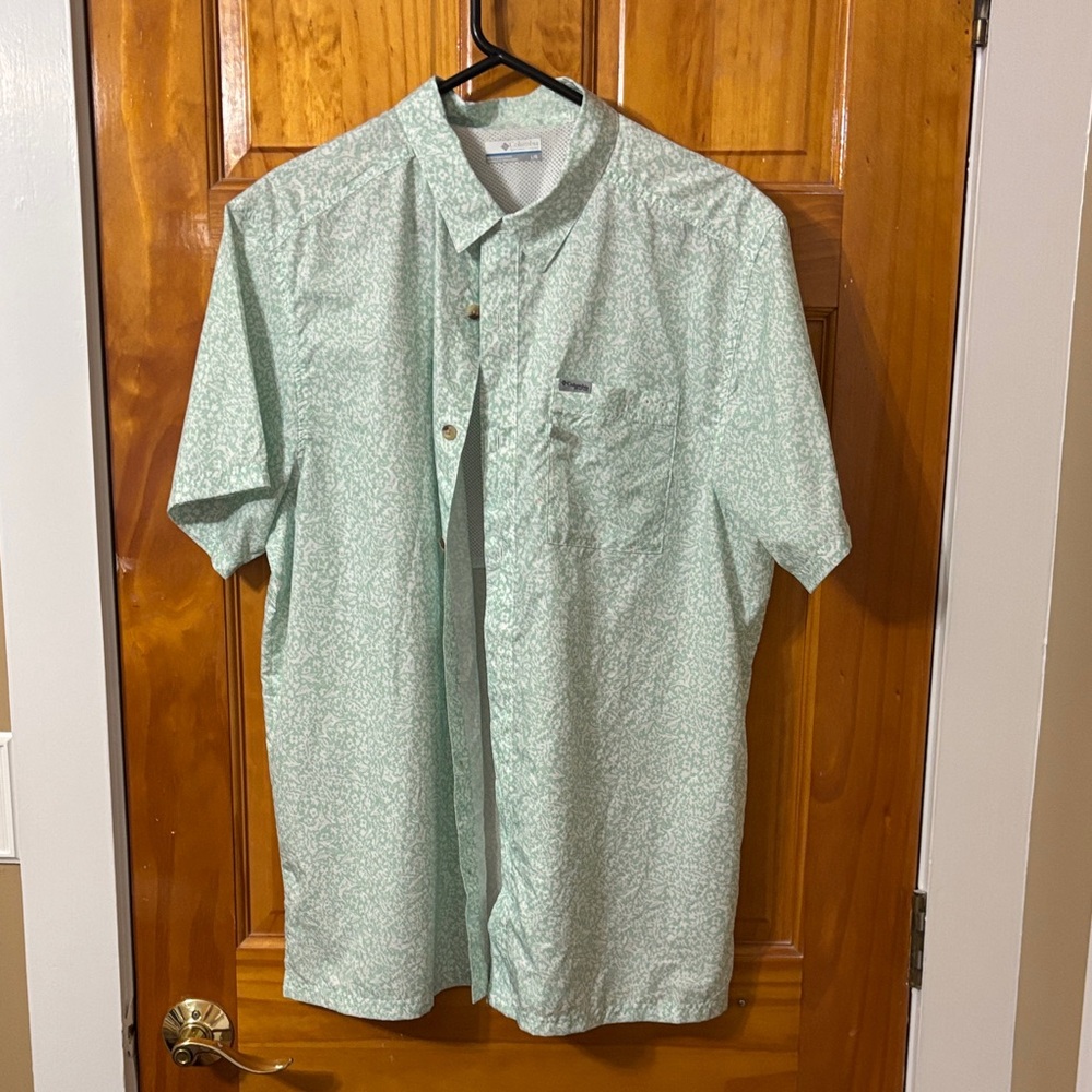 Men's Light Green Casual Button Down Shirt